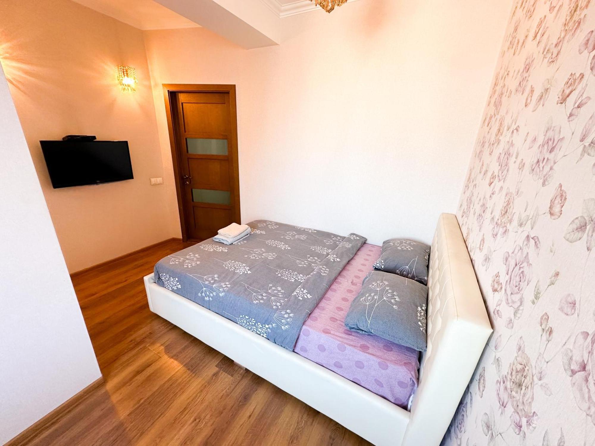 Bright & Quiet 2Room Apartment In City Center Chisinau Luaran gambar